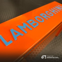 Lambo-Box Arancione – Lamiera d'Acciaio con Rilievo "LAMBORGHINI" – Resistente & durevole