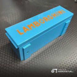 Lambo-Box Hellblau – Stahlblech mit "LAMBORGHINI" Prägung – Robust & funktional