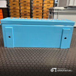 Lambo-Box Hellblau – Stahlblech mit "LAMBORGHINI" Prägung – Robust & funktional